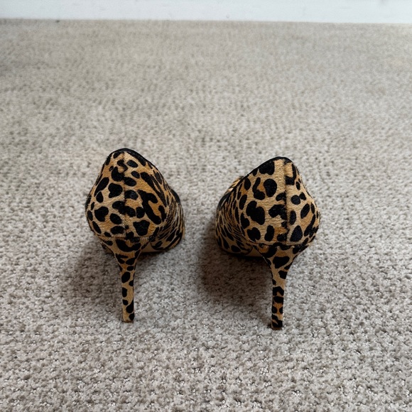 Charles David Leopard-Print Pointed Toe Pumps - Tan & Black - Picture 2 of 4